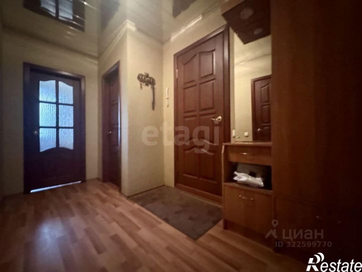 2-комн квартира улица 60 лет Октября, 4,  д. 4