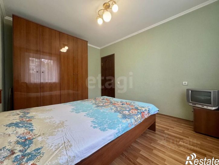 2-комн квартира улица 60 лет Октября, 4,  д. 4