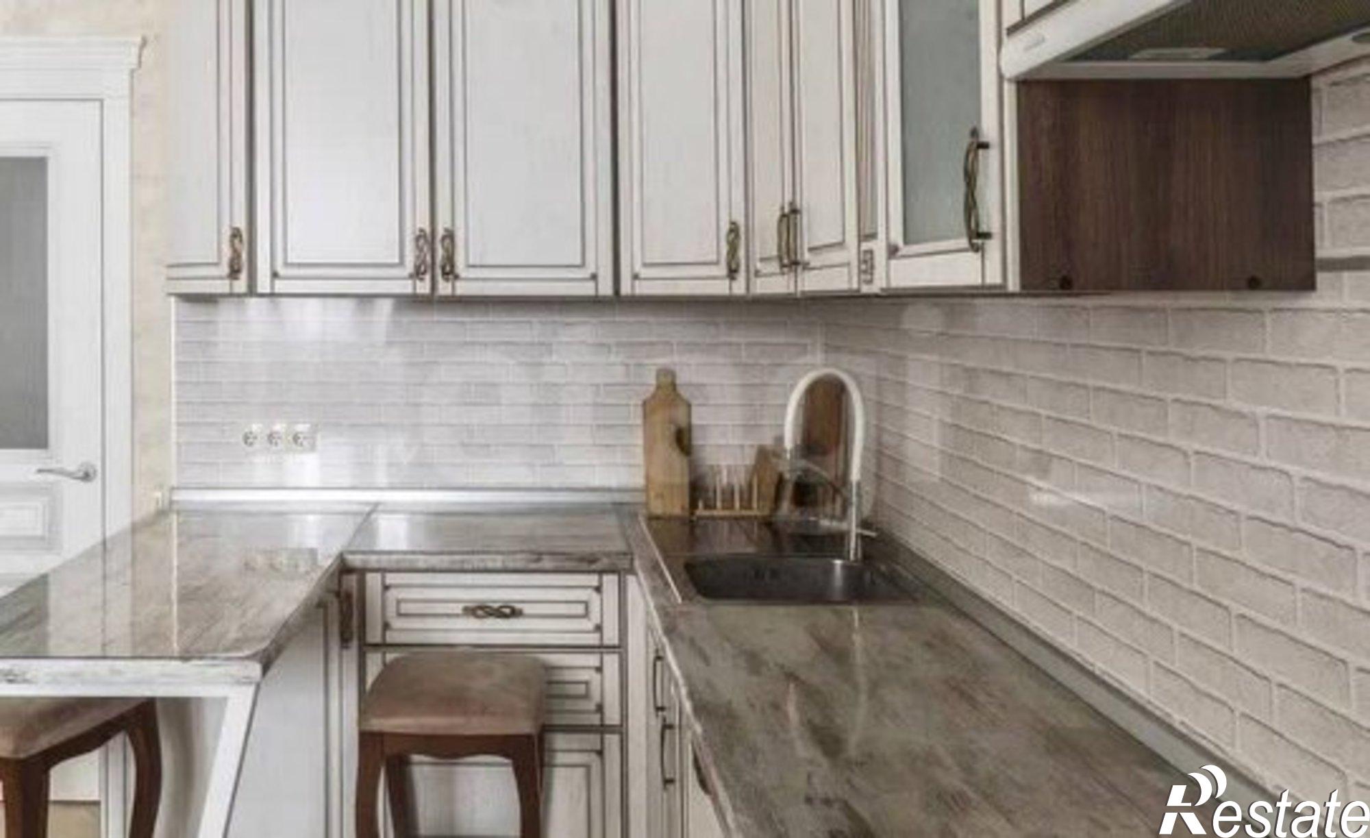 Купить квартиру за 9 300 000 рублей на Астраханская улица, 261