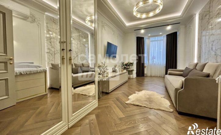 4-комн квартира ул Ленинградская, 2,  д. 2