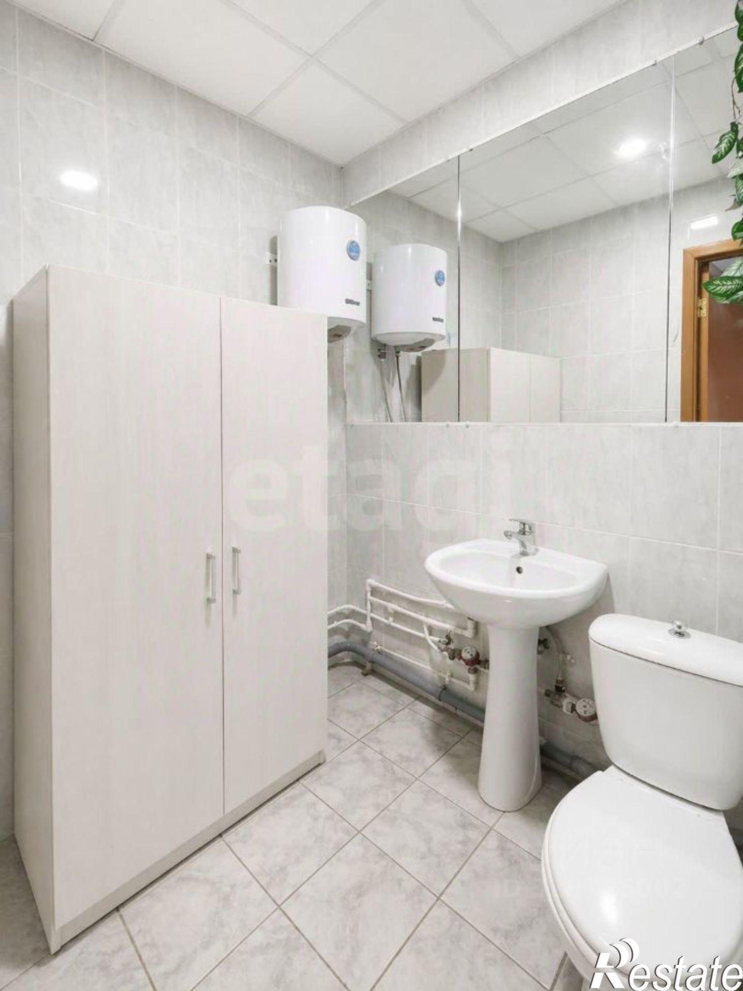 Купить торговое помещение за 5 210 200 рублей на ул Чичерина, 4
