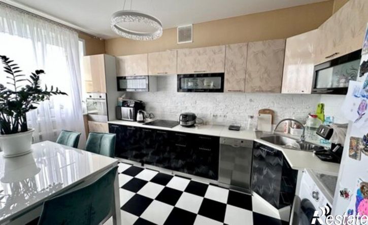 2-комн квартира ул Астраханская, 250,  д. 250