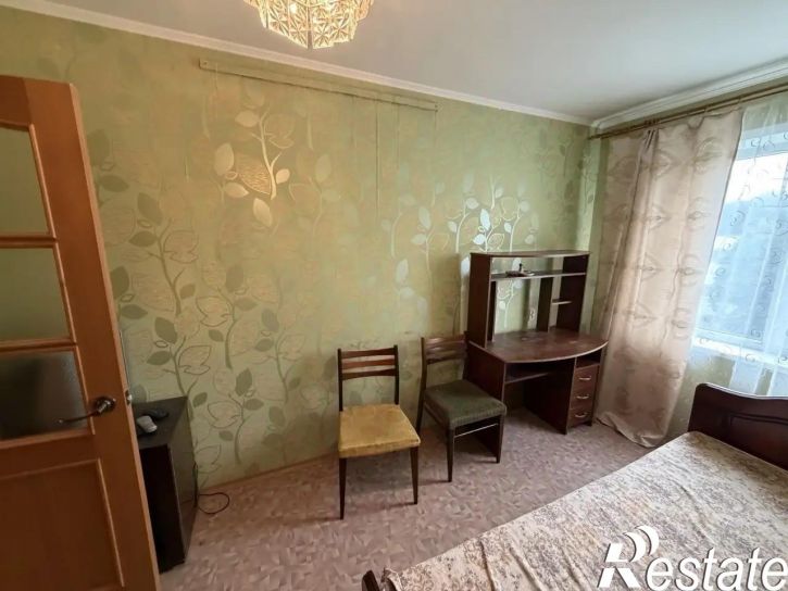 4-комн квартира улица Николая Вирты, 102,  д. 102